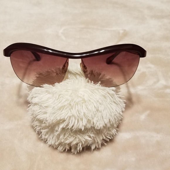 Oliver Peoples Accessories - Oliver Peoples sunglasses